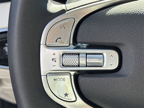 Used 2025 Genesis GV70 2.5T image 24