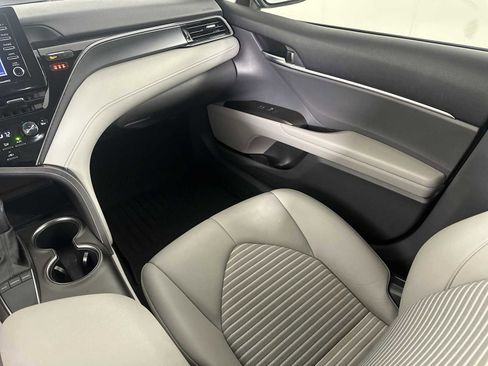Used 2023 Toyota Camry SE image 13
