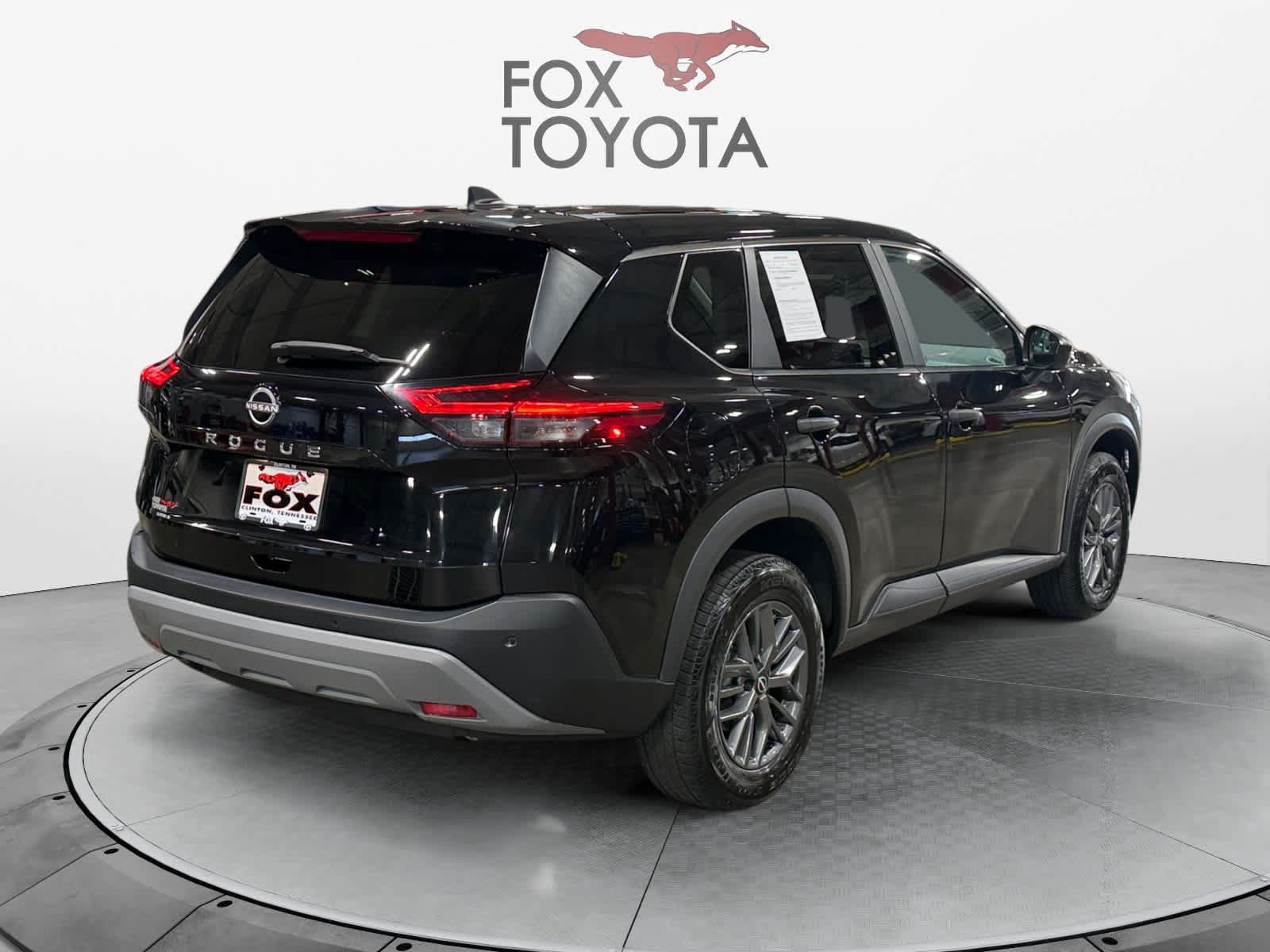 Used 2023 Nissan Rogue S FWD image 6
