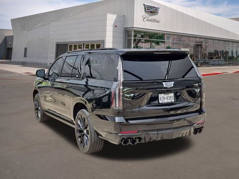 New 2026 Cadillac Escalade ESV V w/ LPO, ONYX Package AWD/4WD image 4