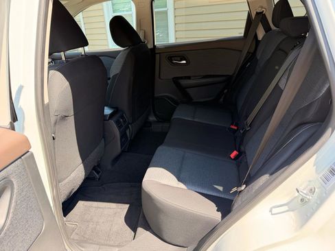 Used 2023 Nissan Rogue SV AWD/4WD image 19