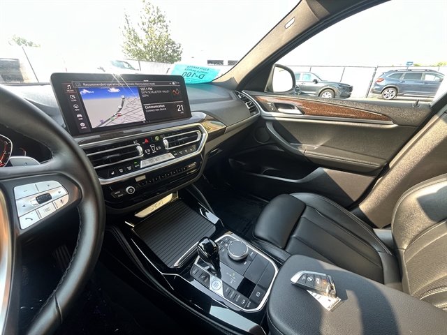 Used 2025 BMW X4 xDrive30i AWD/4WD image 19