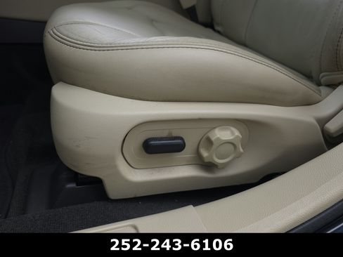 Used 2014 Ford Taurus SEL w/ Equipment Group 201A FWD image 10