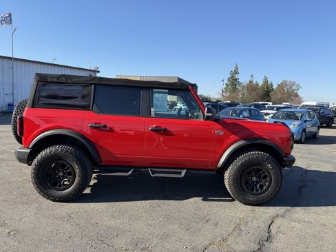 Used 2022 Ford Bronco Wildtrak image 6