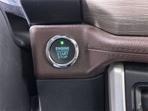 Used 2024 Ford Expedition Limited image 17