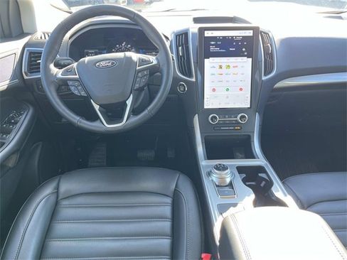 Used 2024 Ford Edge SEL w/ Convenience Package image 12