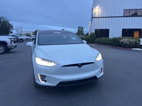 Used 2020 Tesla Model X Long Range image 1