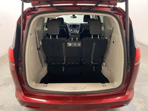 Used 2020 Chrysler Voyager Lxi image 26