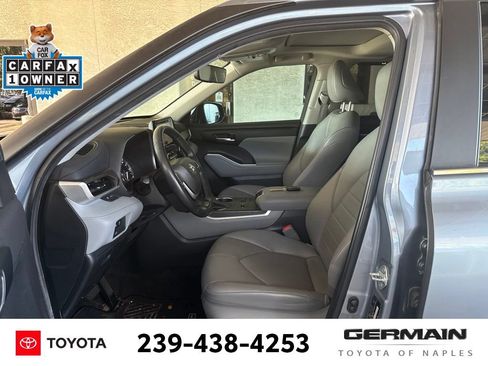 Used 2023 Toyota Highlander XLE FWD image 15