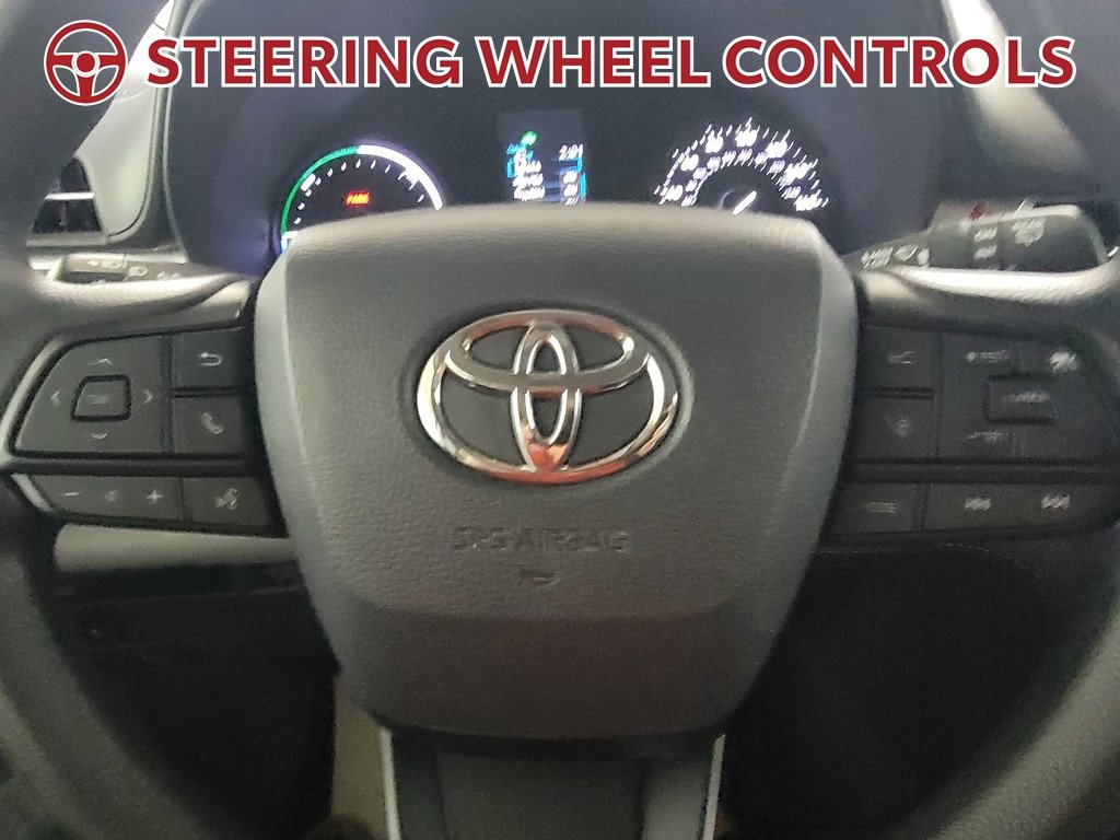Used 2024 Toyota Sienna LE FWD image 19