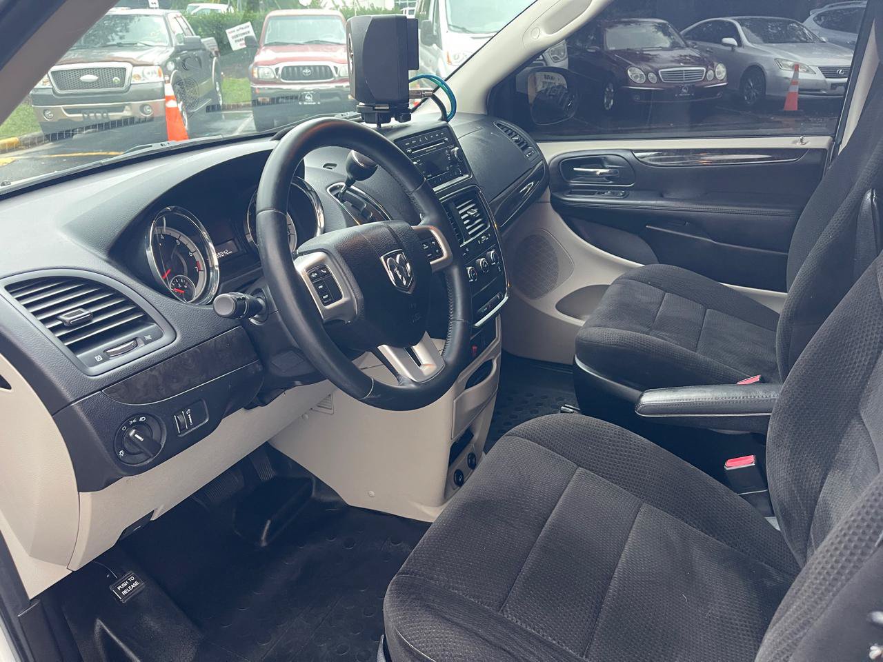 Used 2013 RAM C/V Tradesman w/ UConnect Hands-Free Group FWD image 14
