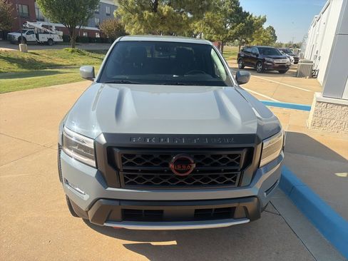 Used 2024 Nissan Frontier Pro-X w/ Technology Package image 3