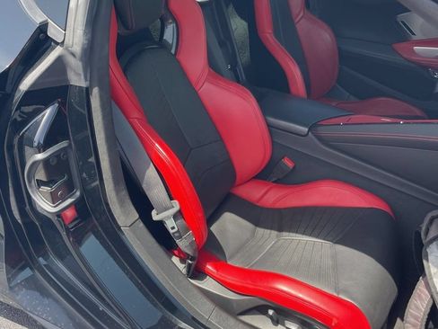 Used 2021 Chevrolet Corvette Stingray Premium Conv w/ Z51 Performance Package RWD image 8