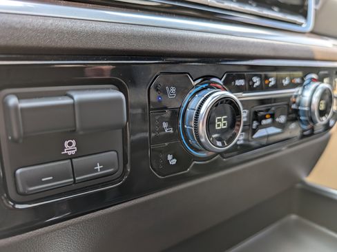 Used 2025 GMC Sierra 1500 SLT w/ SLT Premium Plus Package image 30