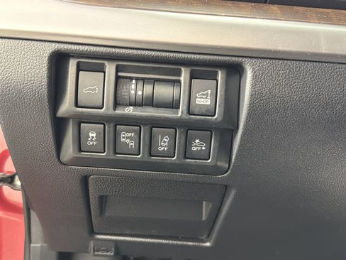 Used 2018 Subaru Outback 2.5i Limited AWD/4WD image 12