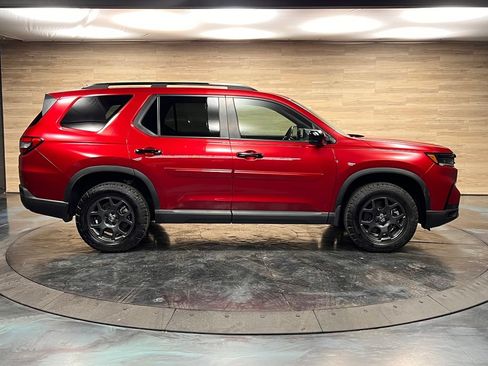 Used 2025 Honda Pilot TrailSport image 30