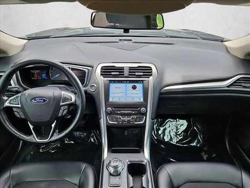 Used 2017 Ford Fusion SE w/ Equipment Group 201A AWD/4WD image 17