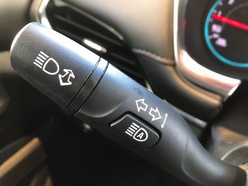 Used 2023 Chevrolet Traverse LT image 31