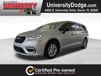 Used 2024 Chrysler Pacifica Touring-L