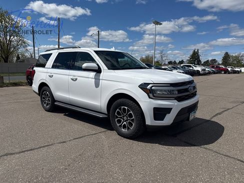 Used 2022 Ford Expedition XLT AWD/4WD image 4