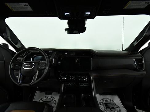 Used 2024 GMC Sierra 2500 AT4 w/ AT4 Premium Plus Package image 18