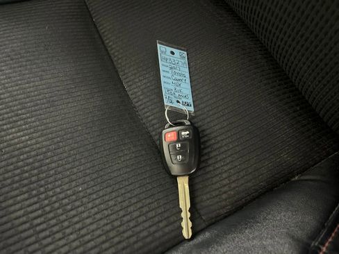 Used 2017 Toyota Camry SE image 78