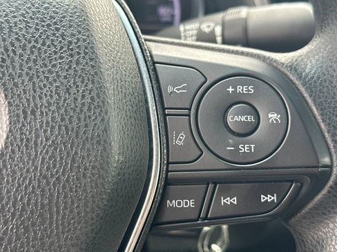 Used 2019 Toyota Camry LE FWD image 25