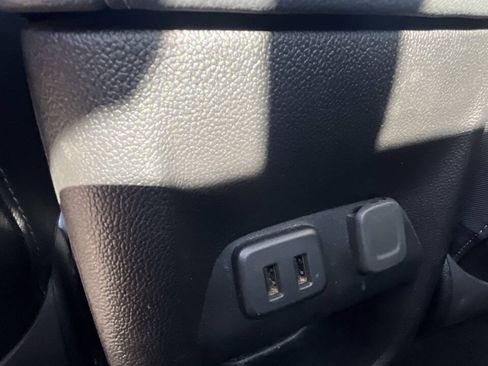 Used 2018 Chevrolet Colorado Z71 AWD/4WD image 21