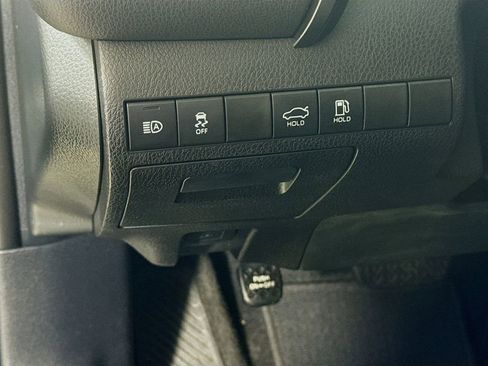 Used 2020 Toyota Camry SE image 10