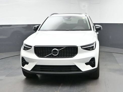 New 2026 Volvo XC40 B5 Plus w/ Climate Package AWD/4WD image 3