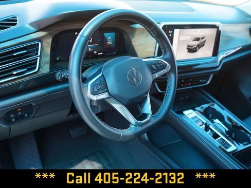Used 2025 Volkswagen Atlas SE FWD image 15