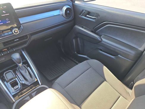Used 2023 Chevrolet Colorado LT w/ LT Convenience Package image 16
