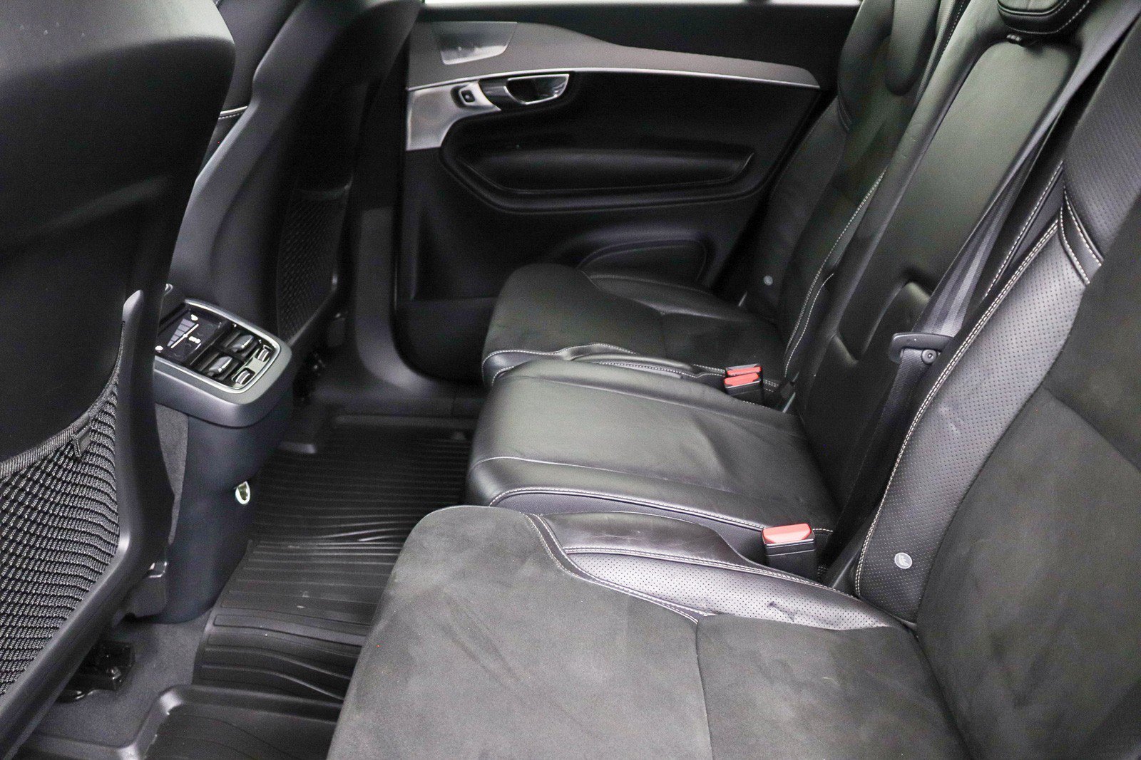 Used 2017 Volvo XC90 T6 R-Design w/ Vision Package AWD/4WD image 21