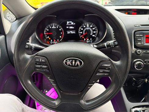 Used 2018 Kia Forte LX image 16