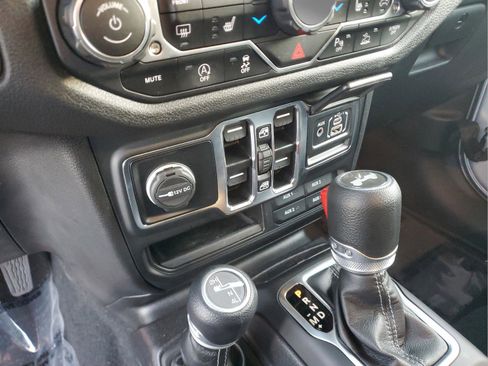 Certified 2024 Jeep Wrangler Sport S image 20