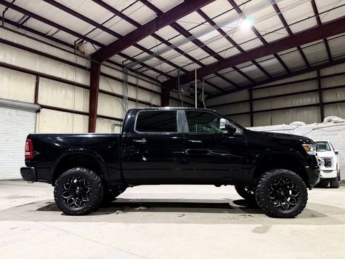 Used 2019 RAM 1500 Laramie AWD/4WD image 4