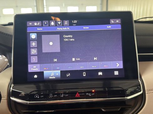 Used 2022 Jeep Compass Limited w/ Sun and Sound Group image 22