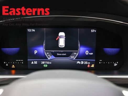 Used 2022 Volkswagen Tiguan SE w/ Panoramic Sunroof Package image 18