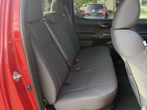 Used 2017 Toyota Tacoma TRD Sport w/ Premium & Technology Package AWD/4WD image 31