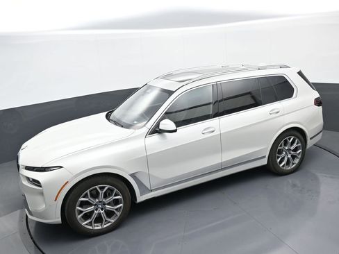 Used 2025 BMW X7 xDrive40i image 34