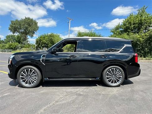 New 2025 Nissan Armada Platinum Reserve image 6