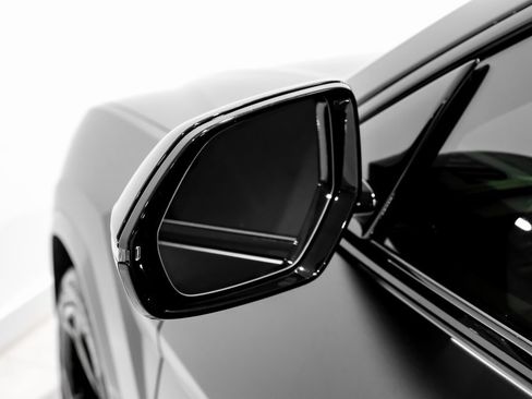 Used 2021 Lamborghini Urus image 19