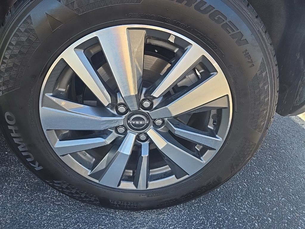 Used 2025 Nissan Pathfinder SL AWD/4WD image 39