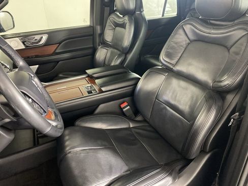 Used 2020 Lincoln Navigator L Reserve w/ Equipment Group 208A Reserve image 23