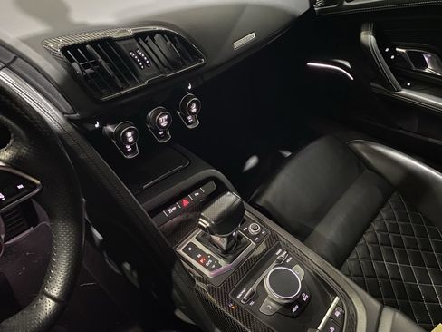 Used 2018 Audi R8 V10 plus AWD/4WD image 2