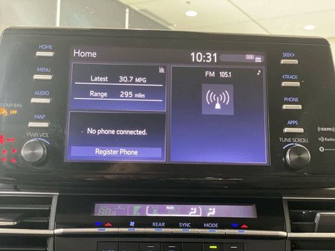 Certified 2024 Toyota Sienna LE AWD/4WD image 19