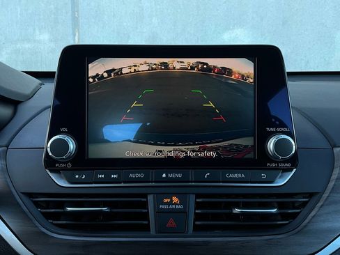 Used 2025 Nissan Altima 2.5 SV image 30