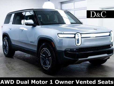 Used 2026 Rivian R1S Adventure image 1