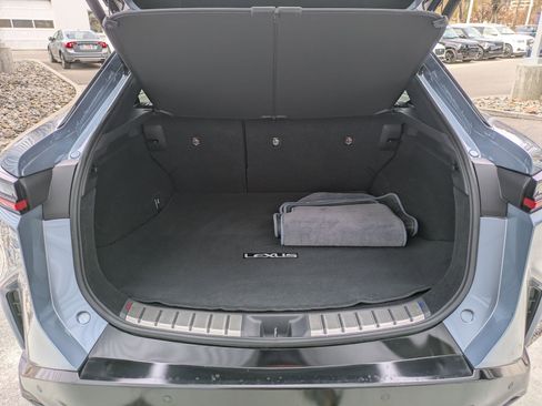 Used 2023 Lexus RZ 450e Premium image 33