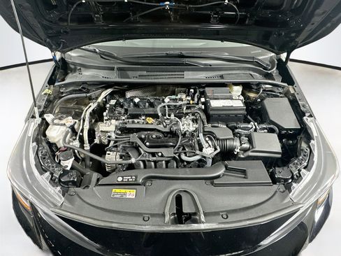 Used 2025 Toyota Corolla LE FWD image 30